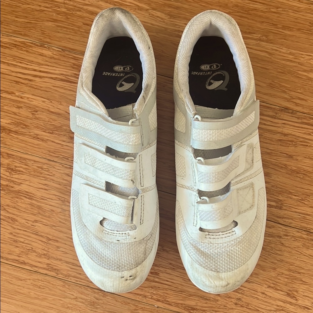 pearl Izumi women’s cycling shoes (comes with SPD cleats built in)